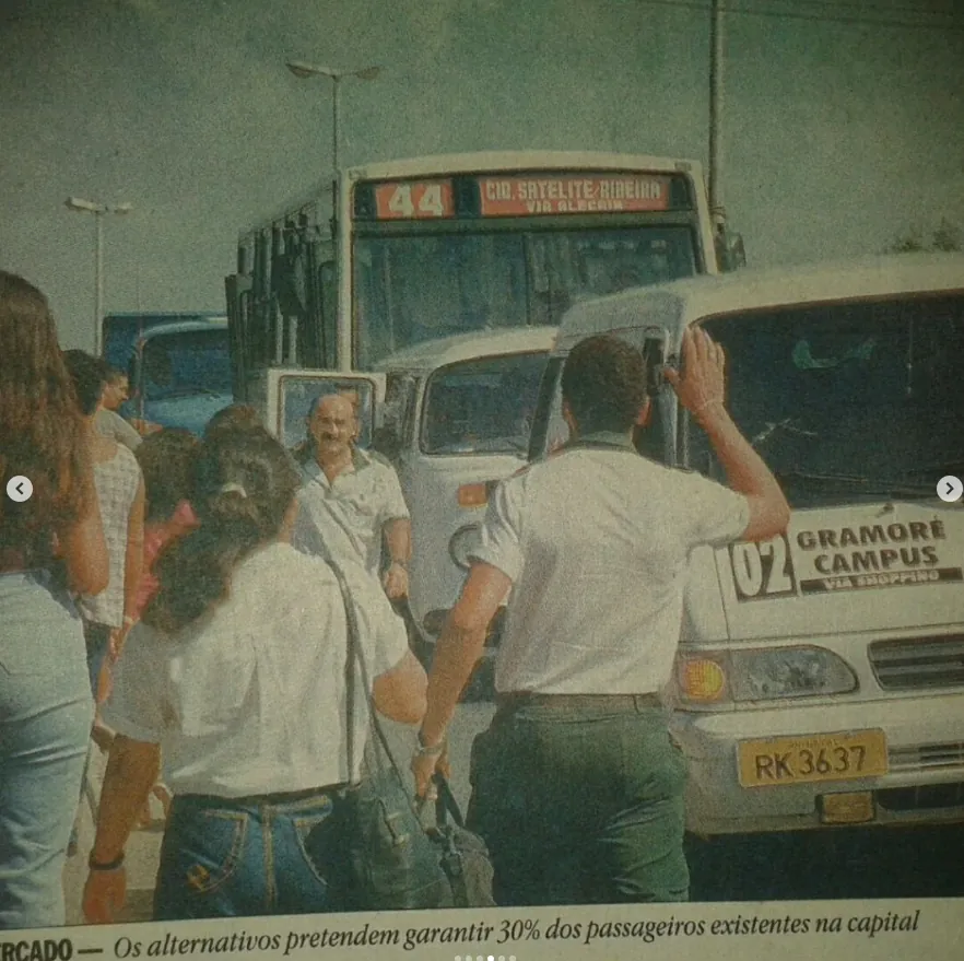 Micro-ônibus antigo da frota